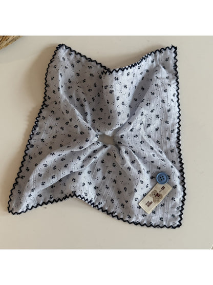 Gifty - Vintage Floral Square Detail Scrunchie