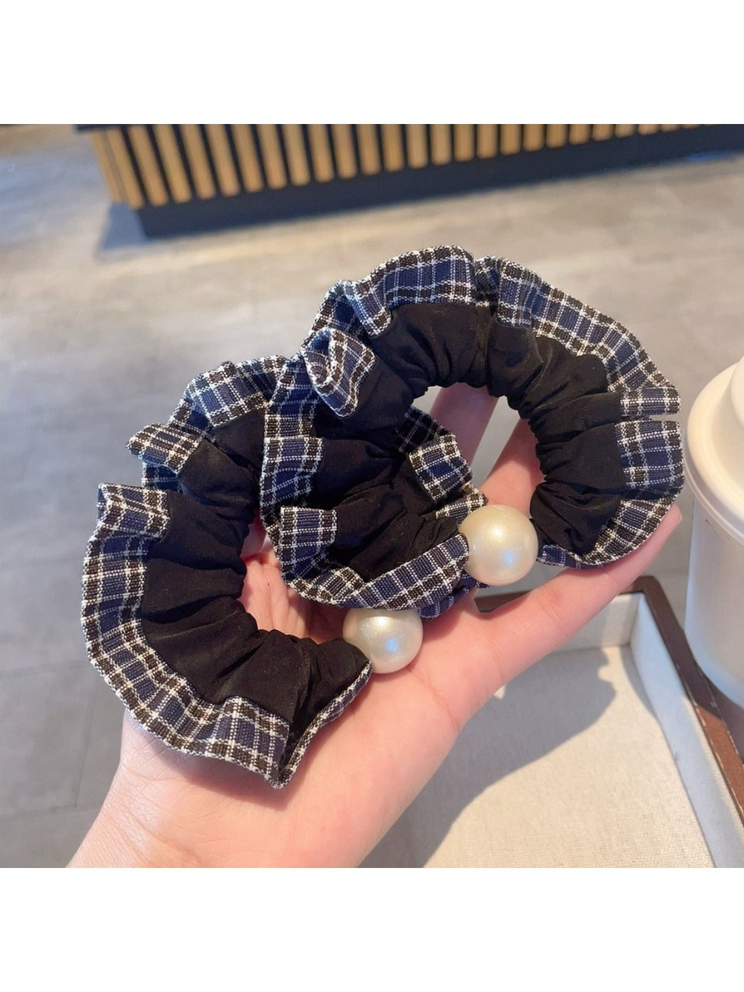 Gifty - Vintage Tartan Ruffled Scrunchie