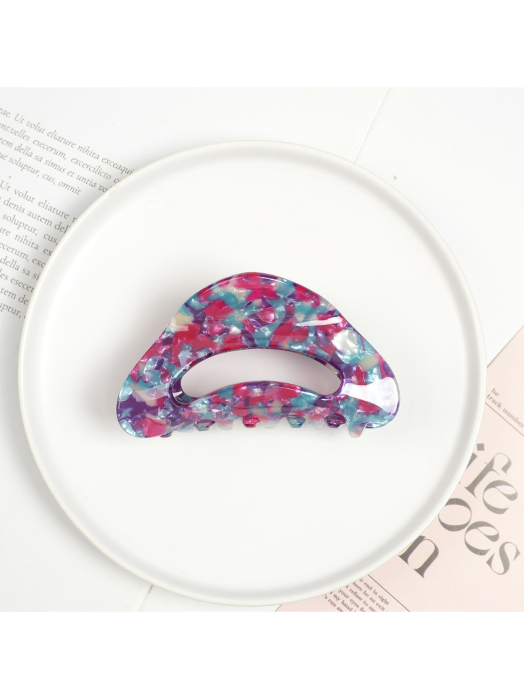 Beau - Acrylic Geometric Pattern Curved Claw Clip