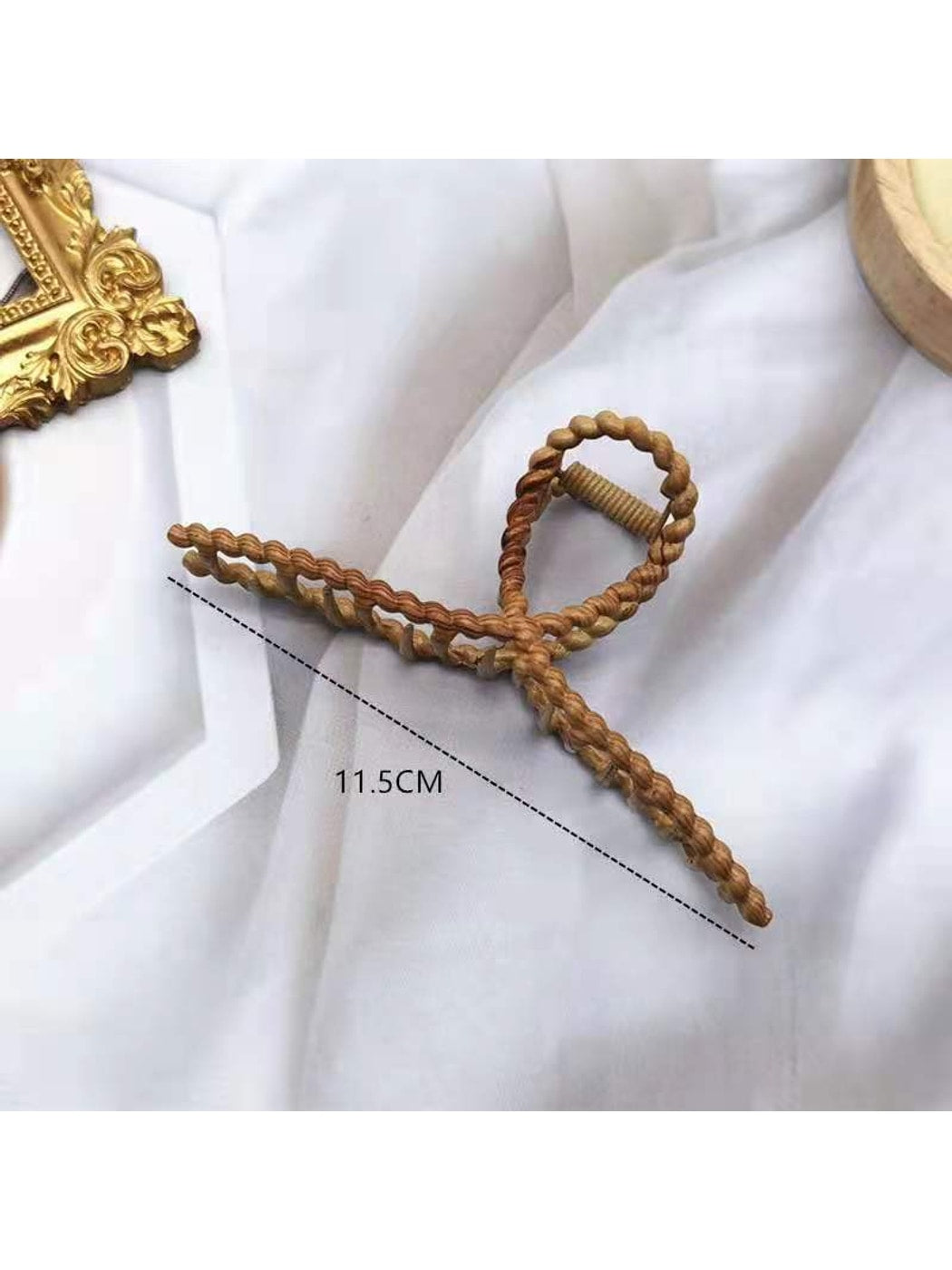Beau - Cross Loop Alloy Geometric Hair Claw Clip