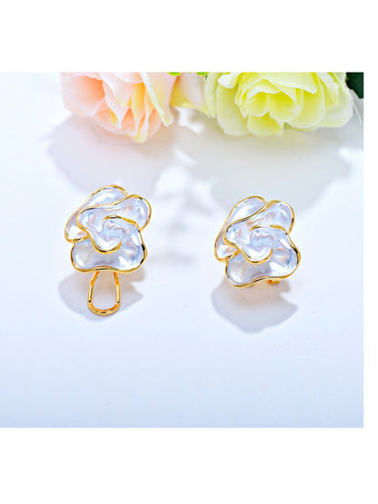 Earedge - Minimalist Camellia Shaped Earrings
