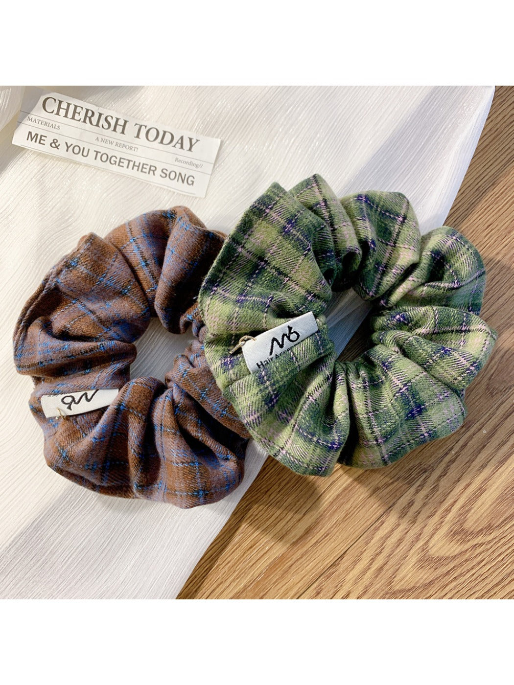 Gifty - Elegant Forest Plaid Scrunchie