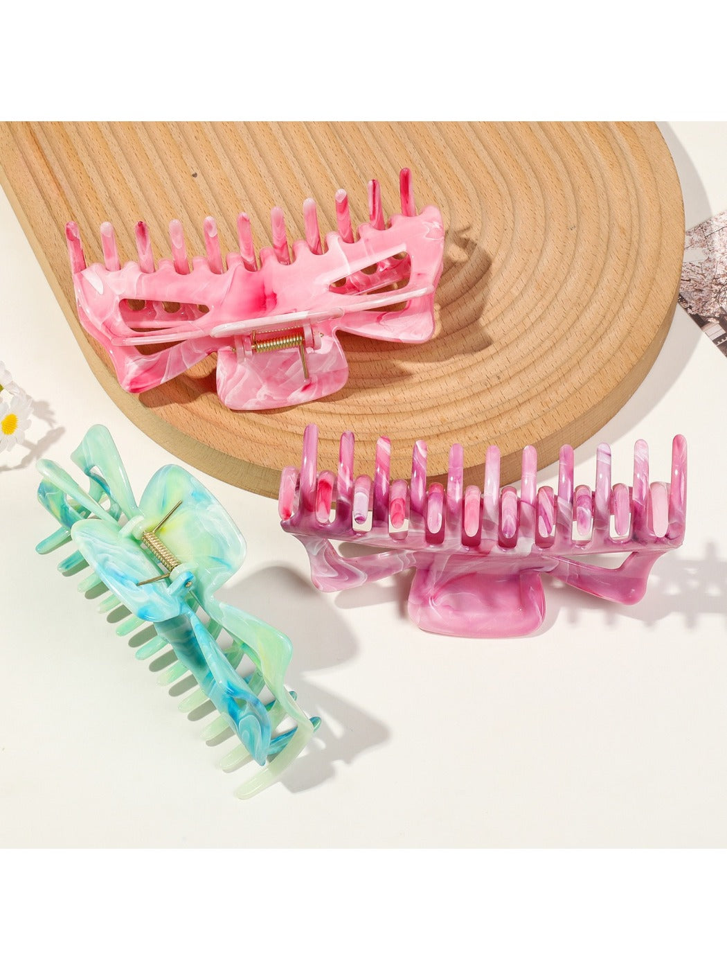 Beau - Elegant Marble-Patterned Shark Hairpin