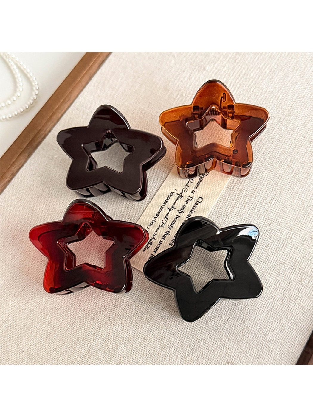 Beau - Glossy Hollow Star Plastic Alloy Claw Clip