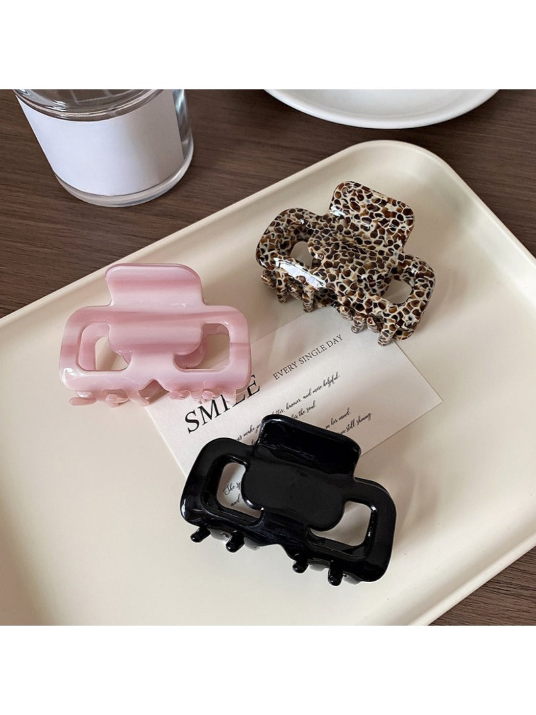 Beau - Vintage Openwork Small Square Hair Claw Clip