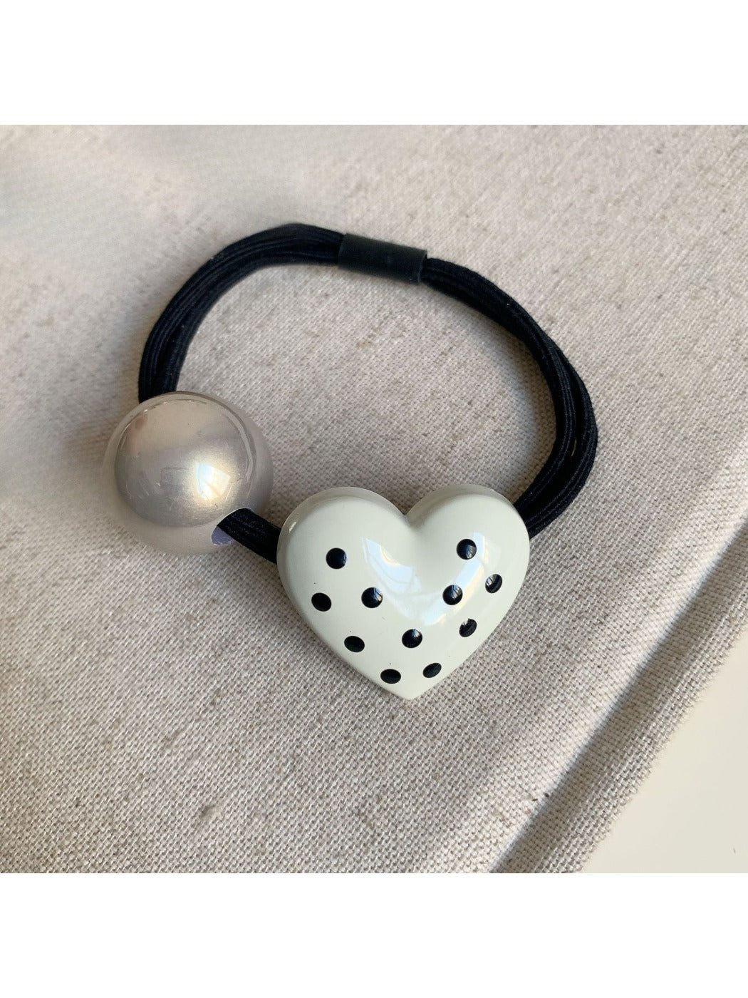 Gifty - Pretty Polka Dot Heart Hair Tie