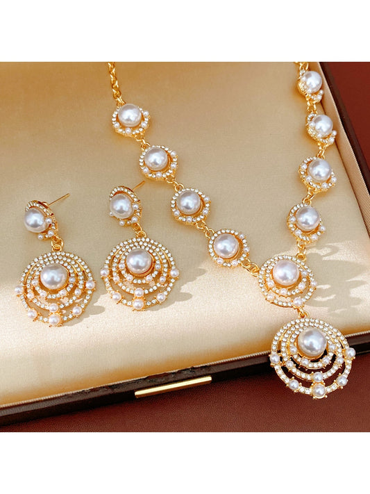 Nozari - Retro Openwork Round Rhinestone Jewelry