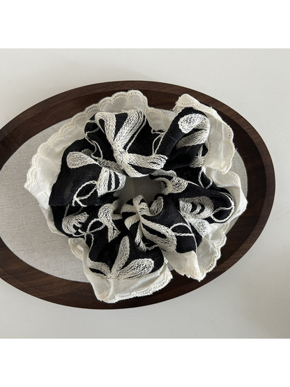 Gifty - Lace Trim Bow Detail Polyester Scrunchie