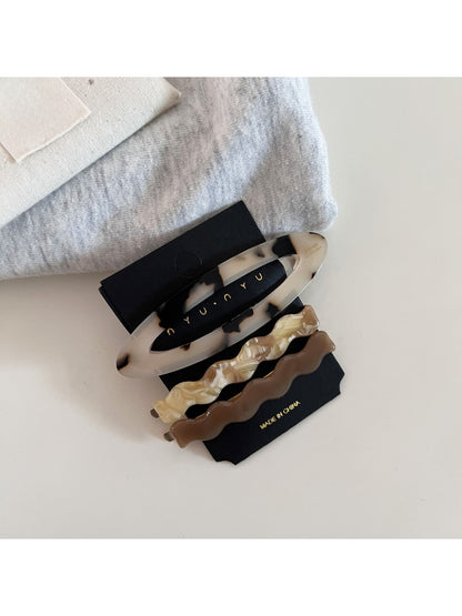Beau - Cute Oval Wavy Hair Clip