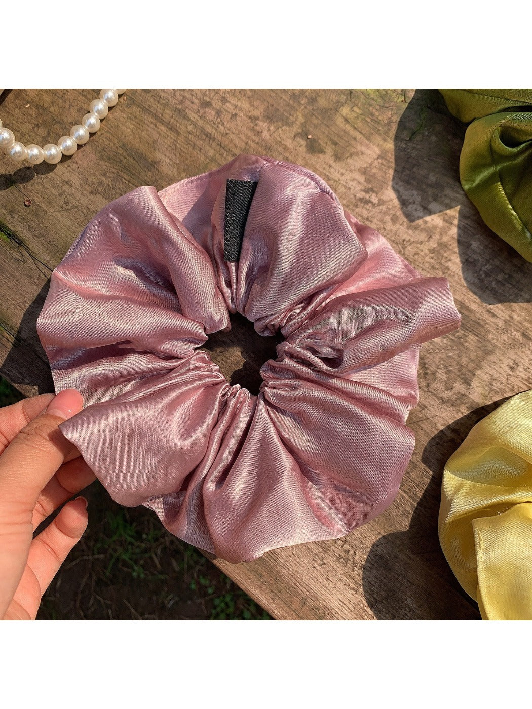 Gifty - Elegant Solid Smocked Scrunchie