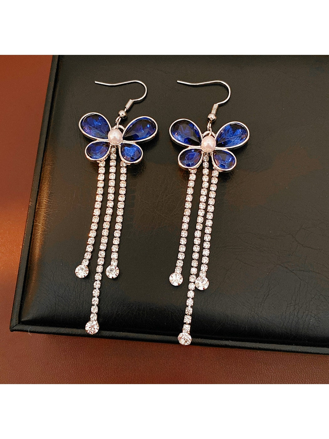 Earedge - Vintage Style Butterfly Drop Earrings