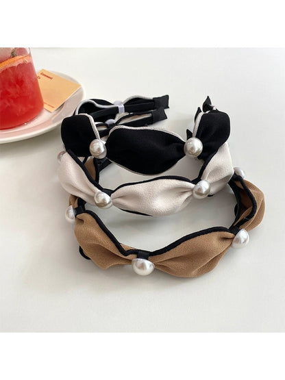 Gifty vintage chic wide edge headband in soft beige fabric with subtle texture