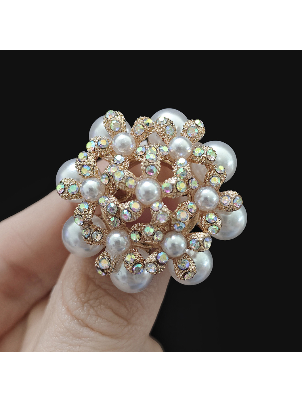 Brovia - Fashion Alloy Suit Cardigan Accent Brooch