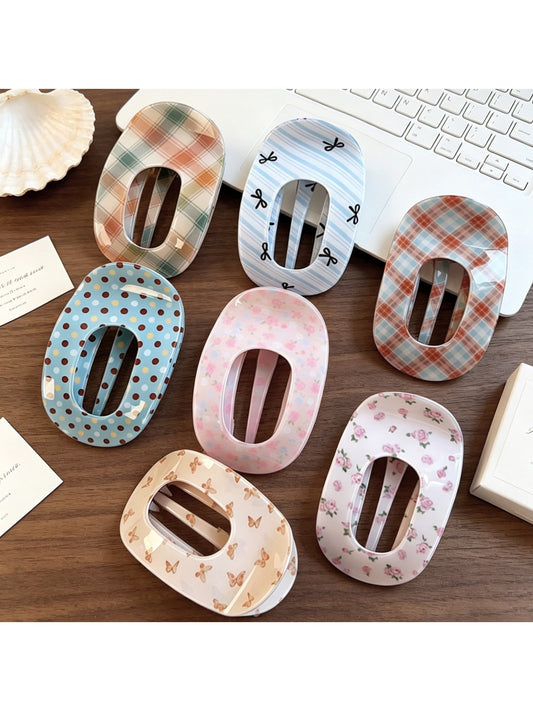 Beau - Retro Printed Oval PVC Claw Hair Clip