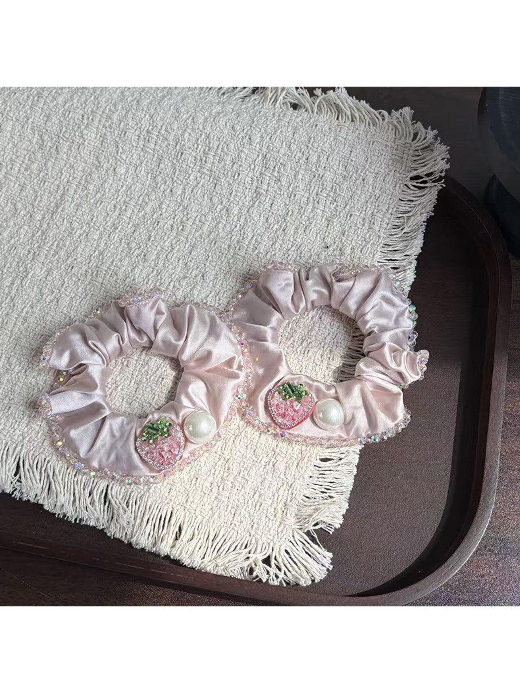 Gifty - Sweet Strawberry Detail Ponytail Scrunchie