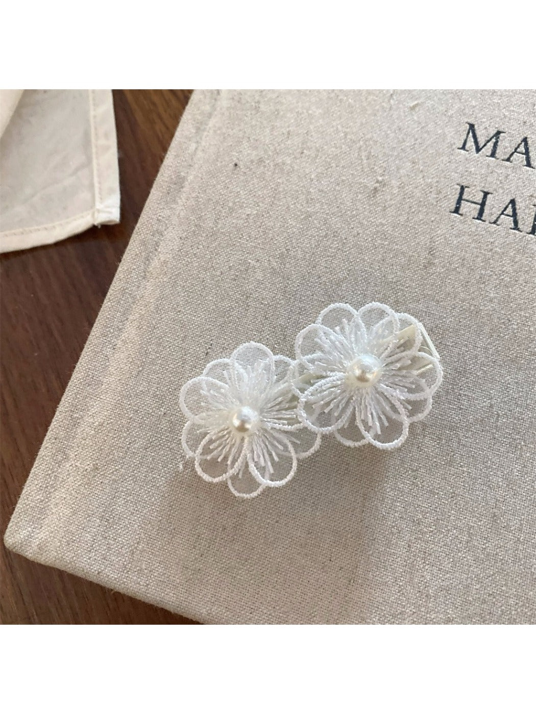 Beau - Elegant White Flower Hair Clip