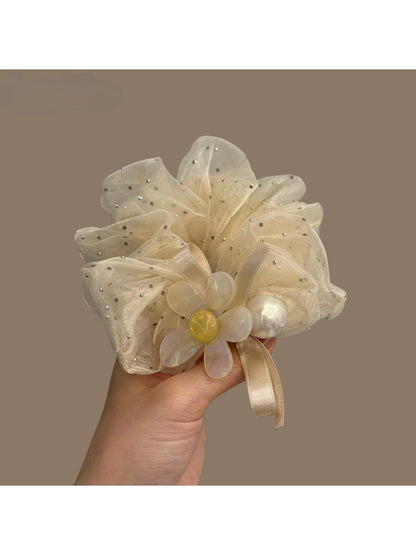 Gifty - Polka Dot Floral Decorative Scrunchie