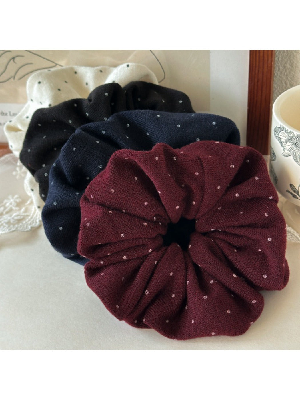 Gifty - Sweet Polka Dot Hair Tie