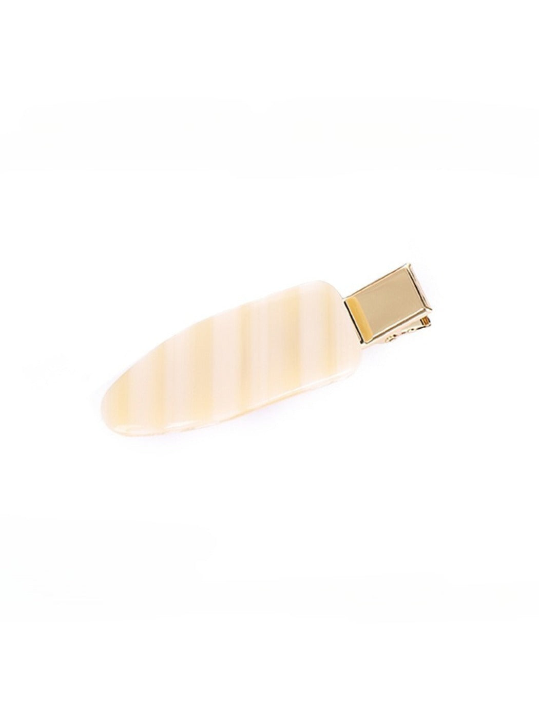 Beau vintage textured hair clip styled in casual hairstyle outdoors