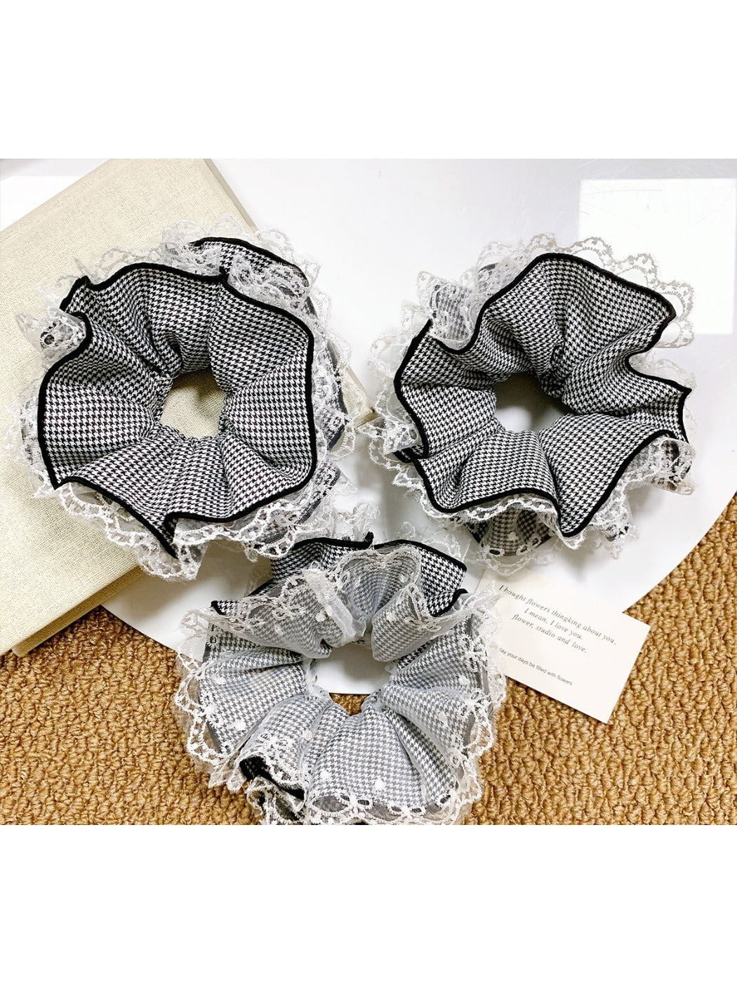 Gifty - Plaid Lace Scrunchie Bow Low Ponytail