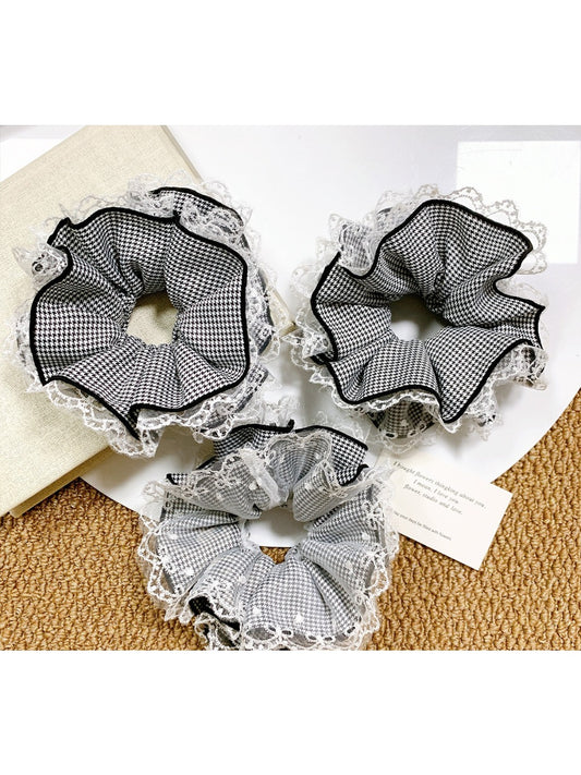Gifty - Plaid Lace Scrunchie Bow Low Ponytail