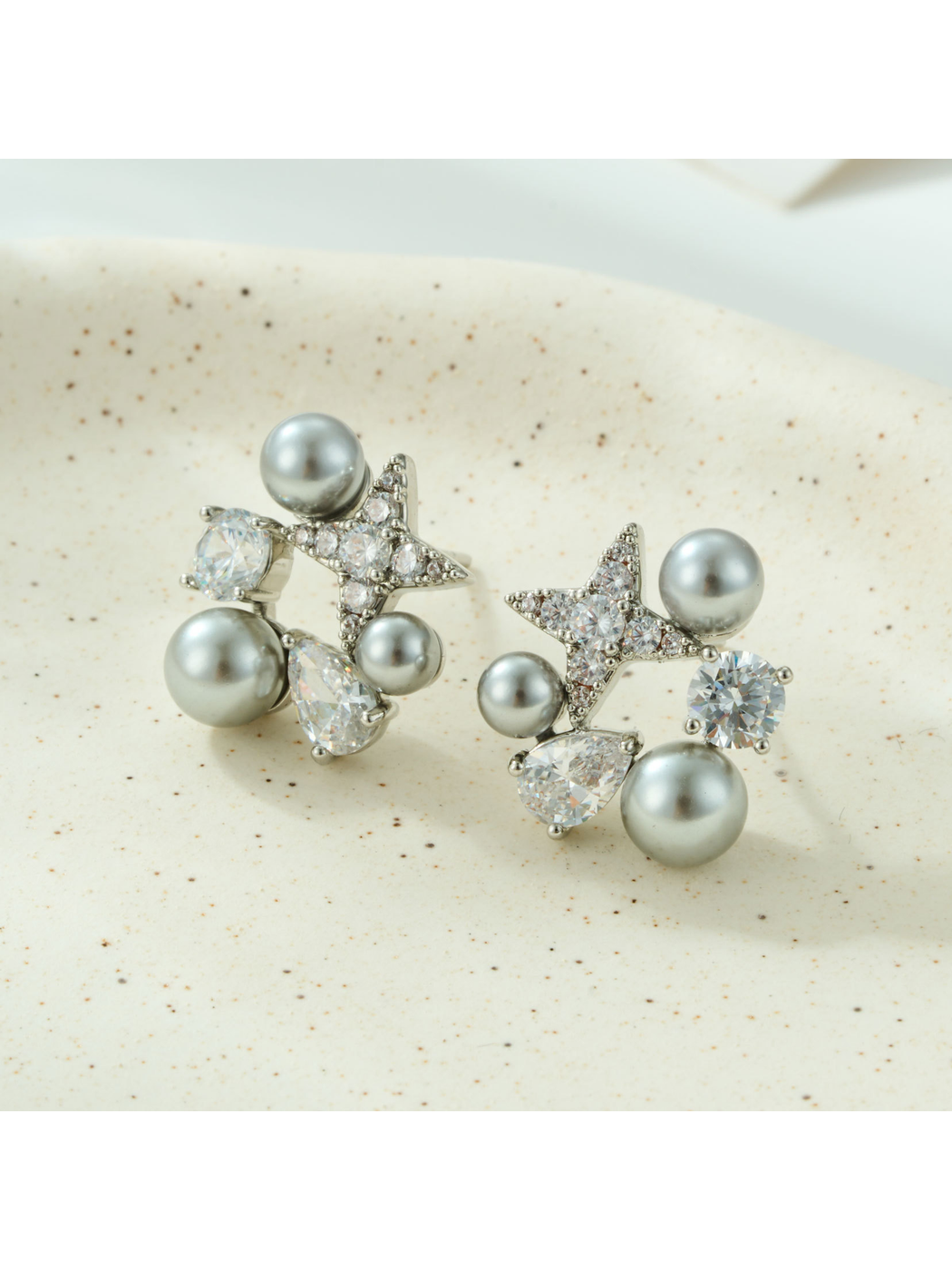 Earedge - Star Shape Rhinestones Stud Fashion Earrings