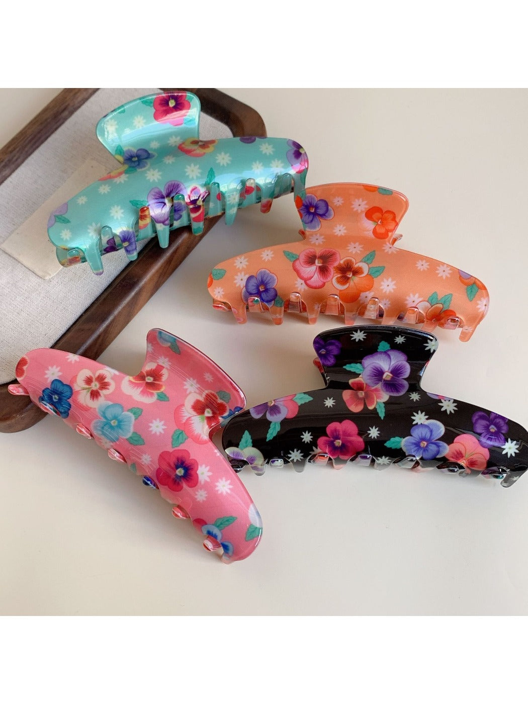 Beau - Pretty Floral Pattern Hair Clip