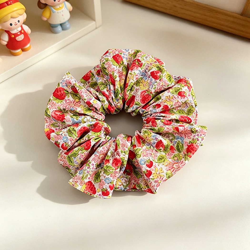 Gifty - Red Floral Print Polyester Scrunchie