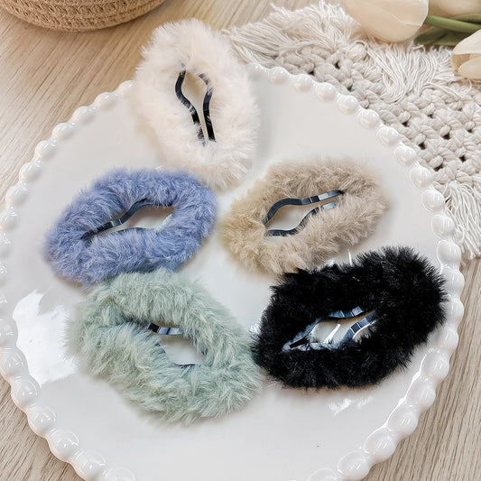 Beau - Openwork Cloud Shape Plush Hair Clip