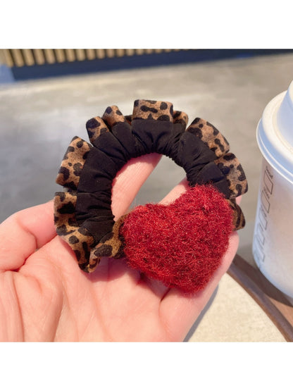 Gifty - Ruffled Scrunchie in Heart Red
