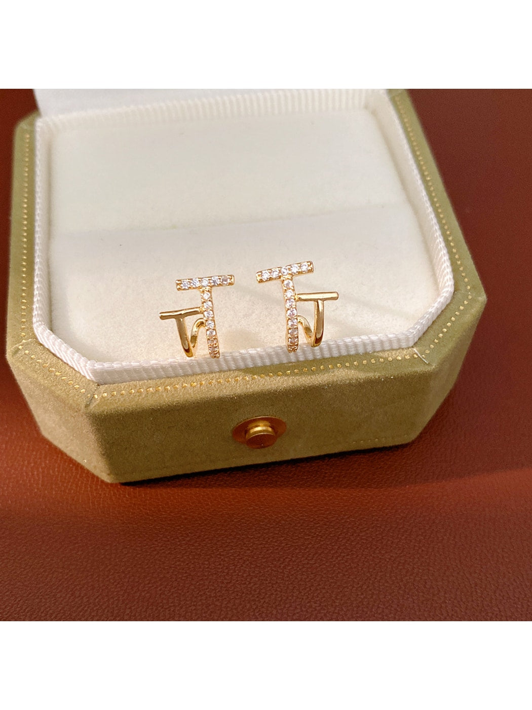 Earedge - Clean Line T Shape Alloy Fashion Stud Earrings