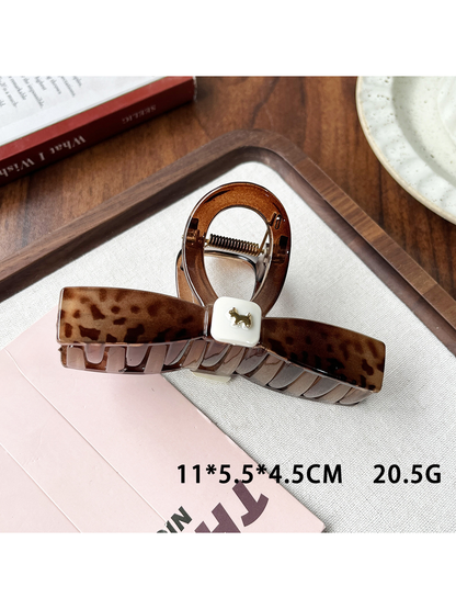 Beau - Leopard Pattern Plastic Geometric Claw Clip