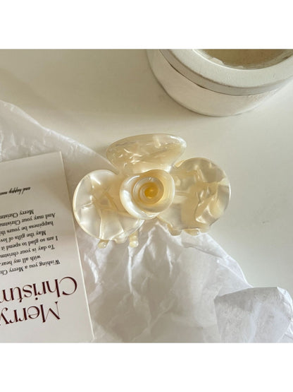 Beau - Minimalist Camellia Shaped Hair Claw Clip