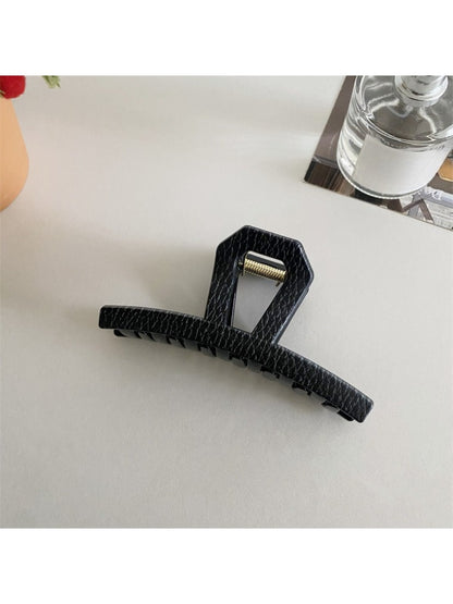 Beau - Elegant Openwork Square Shaped Claw Clip