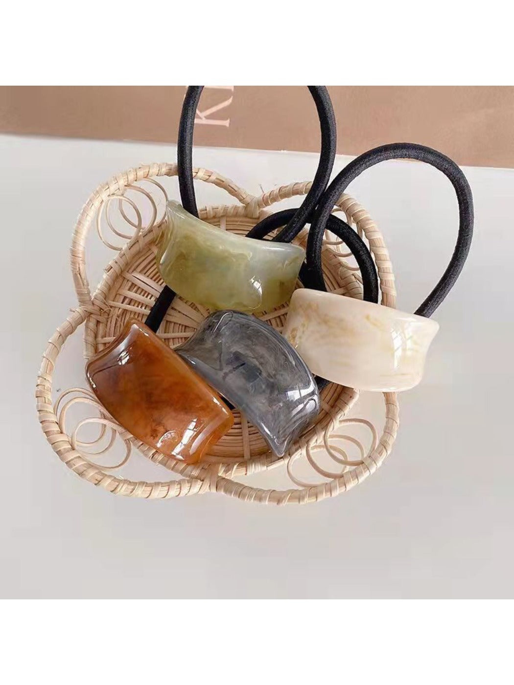 Gifty - Elegant Curved Accent Hair Tie