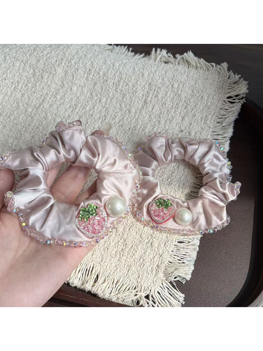 Gifty - Sweet Strawberry Detail Ponytail Scrunchie