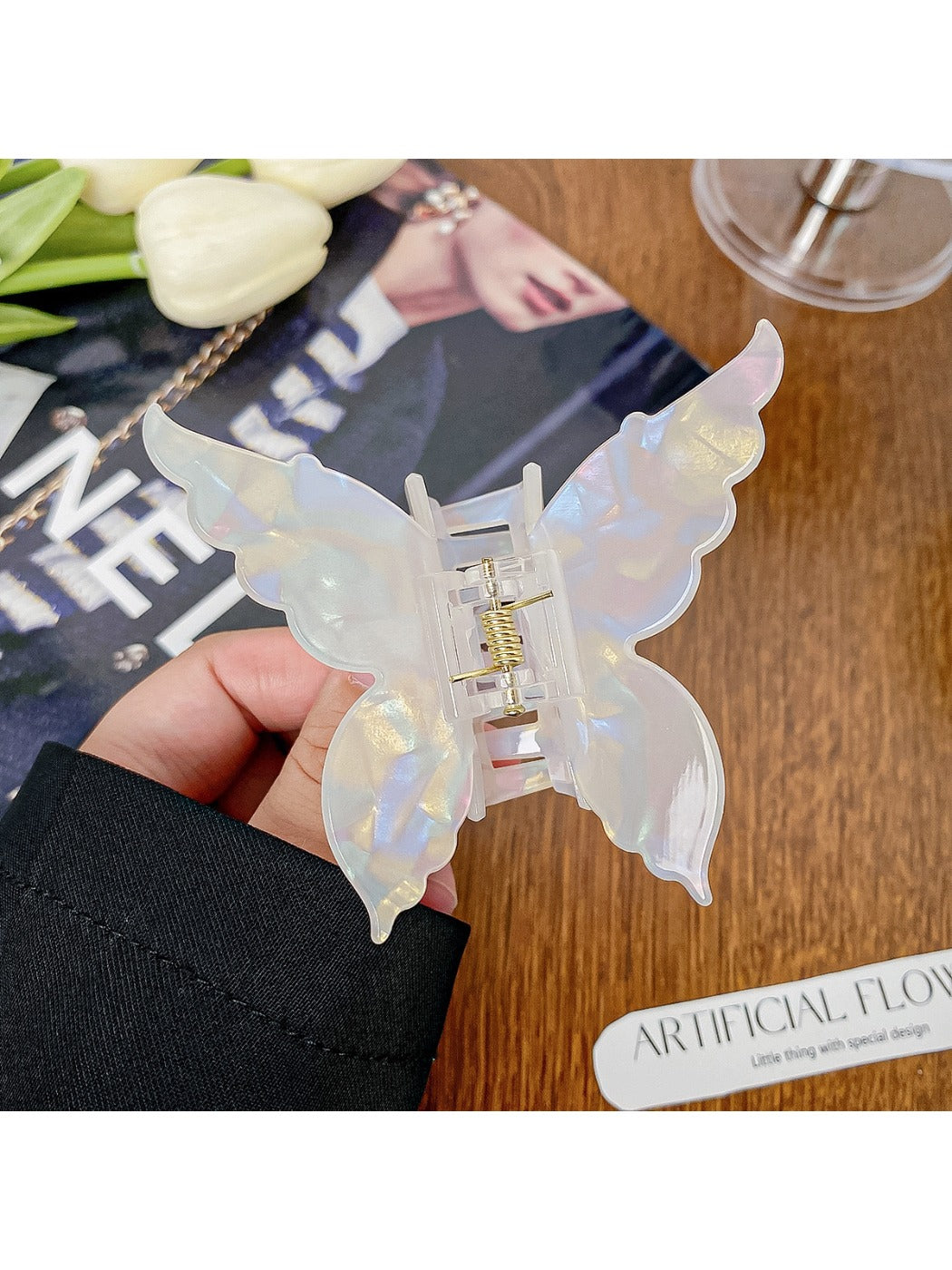 Beau - Minimalist Iridescent Hair Clip