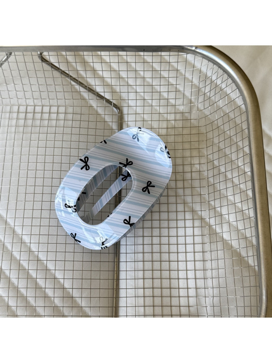Beau - Vintage Style Printed Oval Acrylic Hair Clip