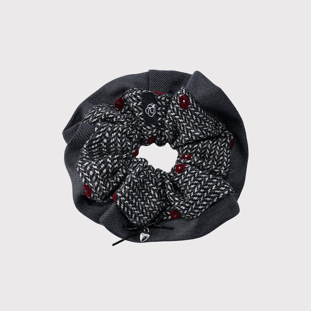 Gifty - Red Flower Detail Headband and Scrunchie