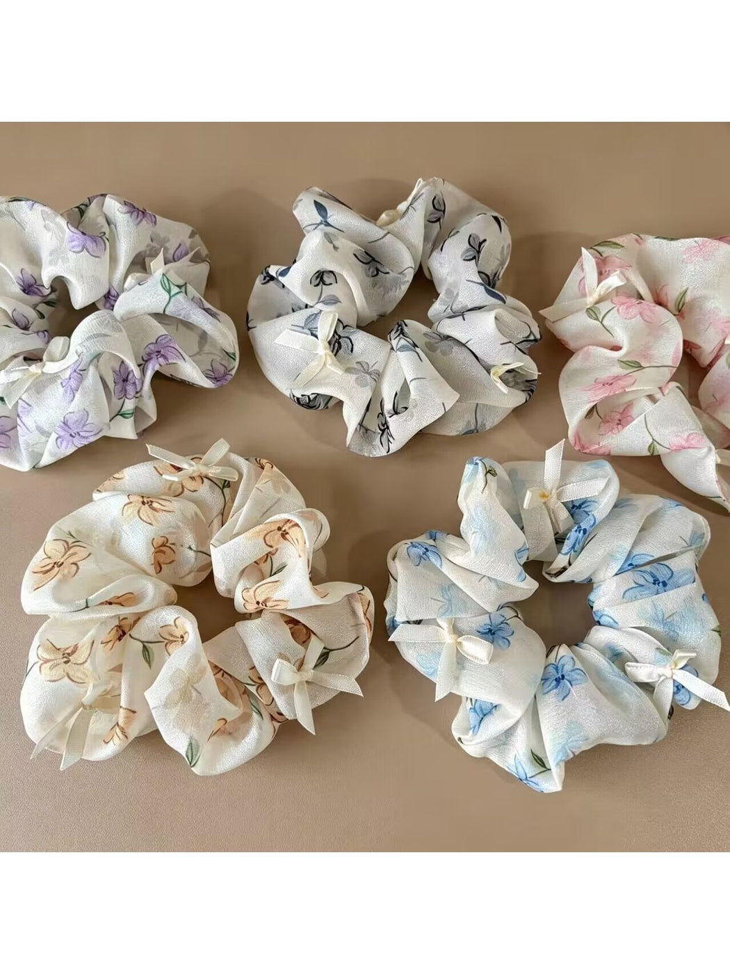 Gifty - Floral Butterfly Bow Polyester Scrunchie