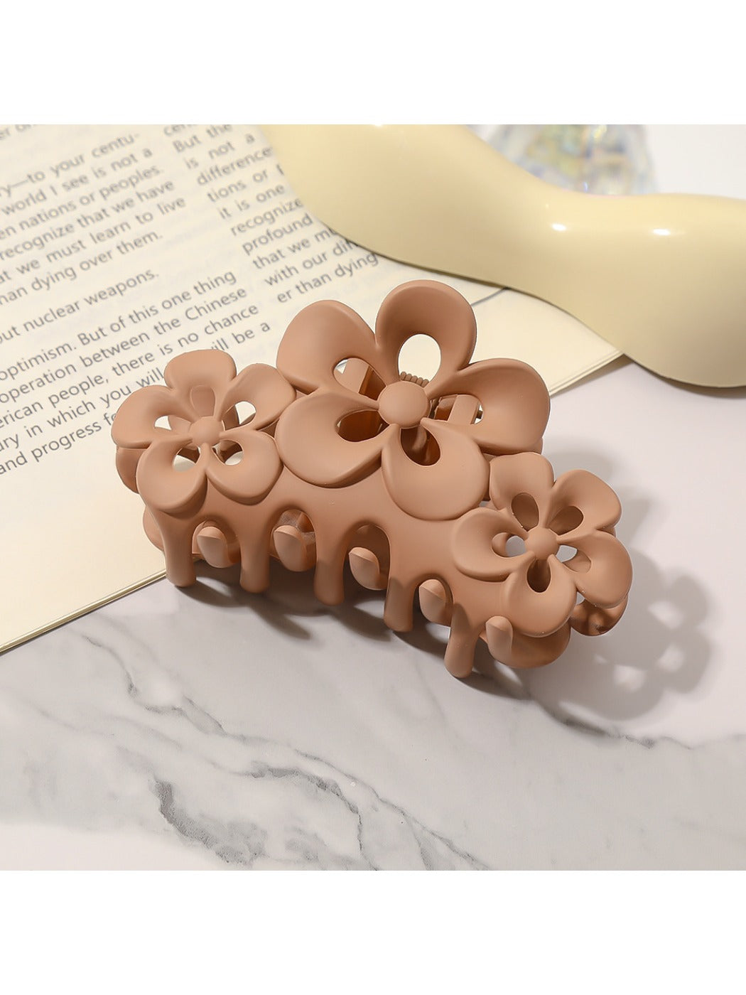 Beau - Elegant Three-Blossom Hair Clip