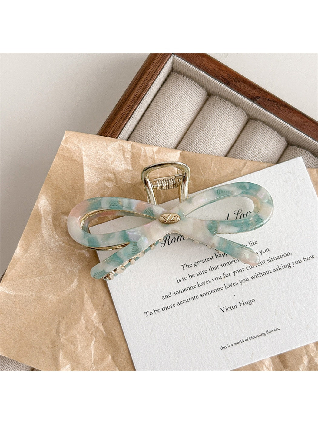 Beau - Minimalist Acetate Bow Design Claw Clip