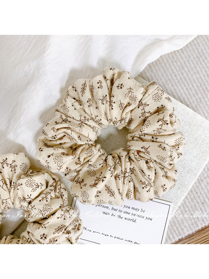 Gifty - Floral Crinkle Scrunchie Hair Tie