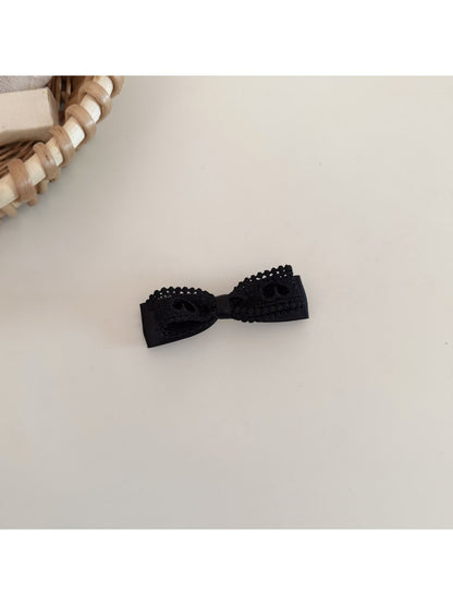 Gifty - Heart Cutout Bow Satin Scrunchie