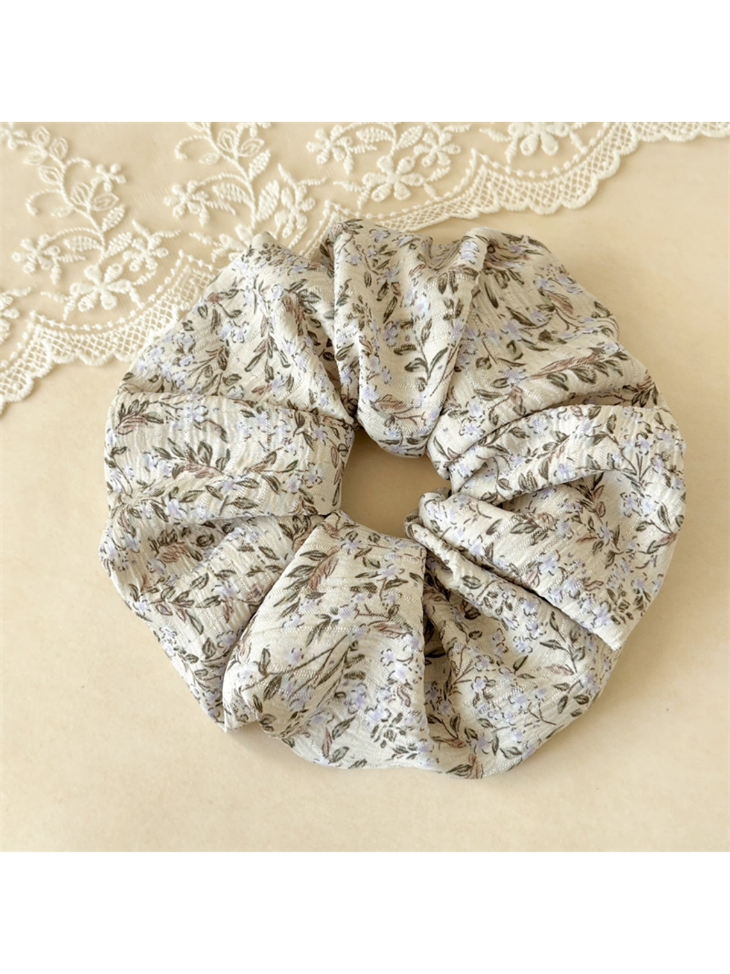 Gifty - Floral High Stretch Polyester Scrunchie