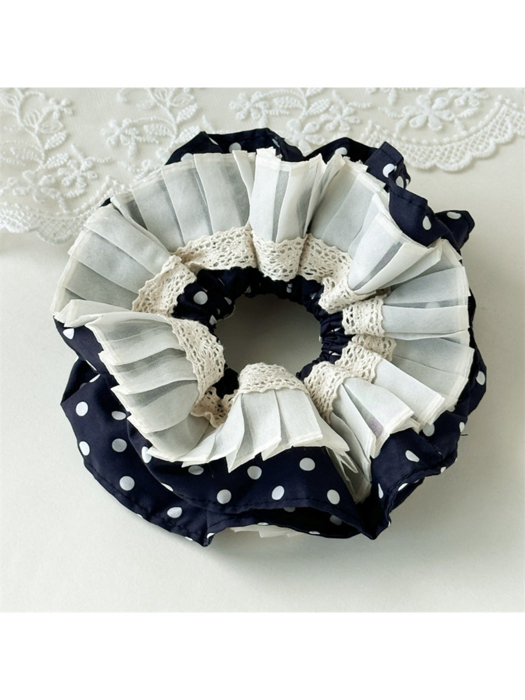 Gifty - Polka Dot Lace Scrunchie Hair Ban