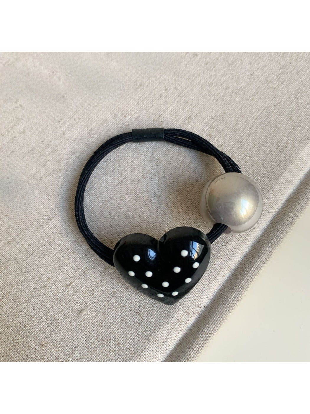 Gifty - Pretty Polka Dot Heart Hair Tie