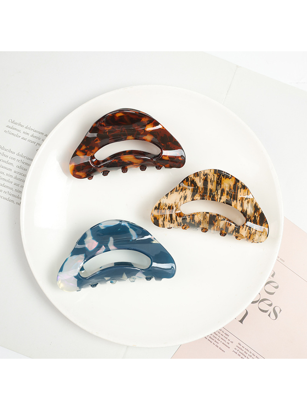 Beau - Acrylic Geometric Pattern Curved Claw Clip