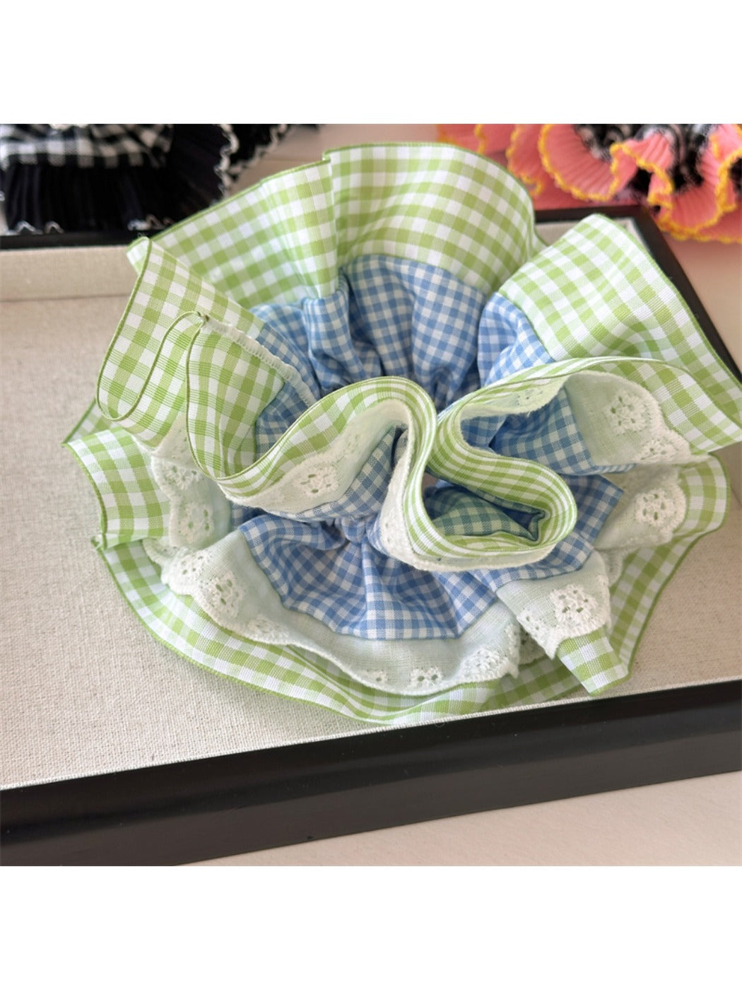 Gifty - Color Blocking Checkered Scrunchie