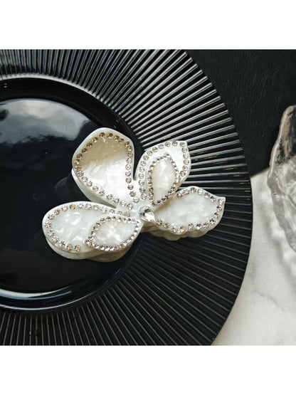 Beau - Chic Petal Shaped Hair Claw Clip